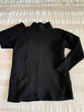BTFBM Fitted Sweater Size Small